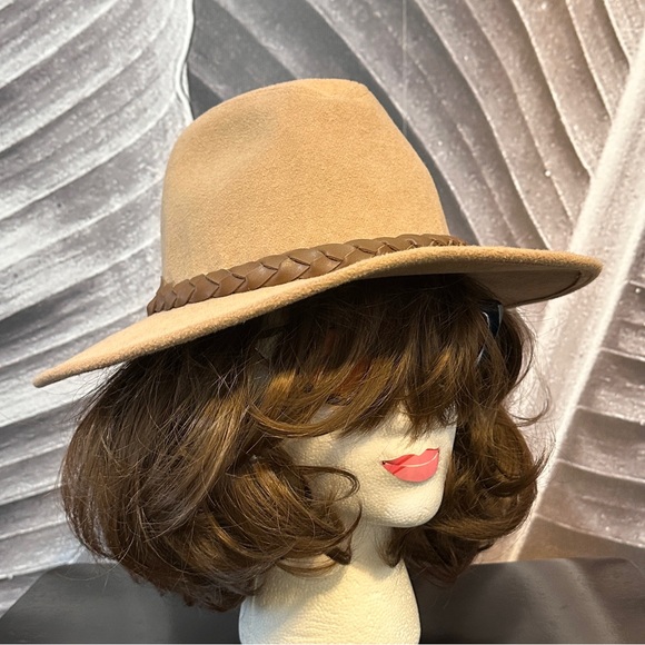 Guess Felt Hat Women’s Camel Tan Wide Brim Fedora Panama Braided Band - Picture 9 of 15